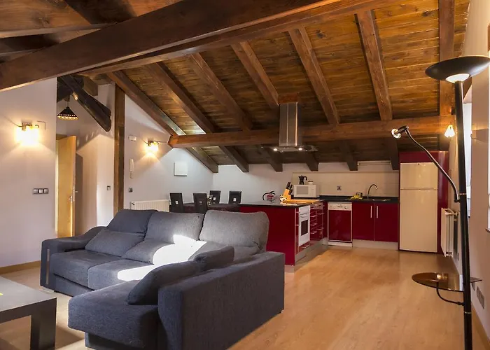 Aiestaenea Apartamentos Rurales